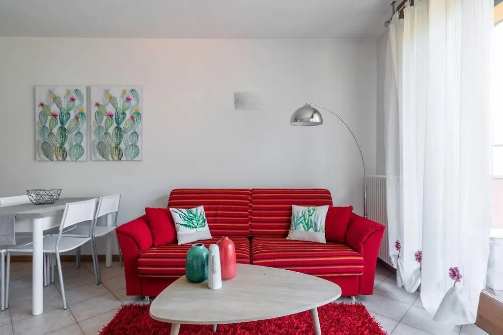 Modern Apartment With Balcony-Garage-And Pool Bellano