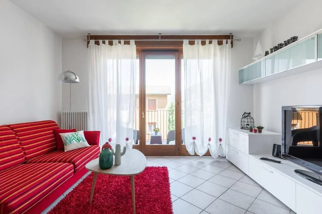 Modern Apartment With Balcony-Garage-And Pool Bellano Italy