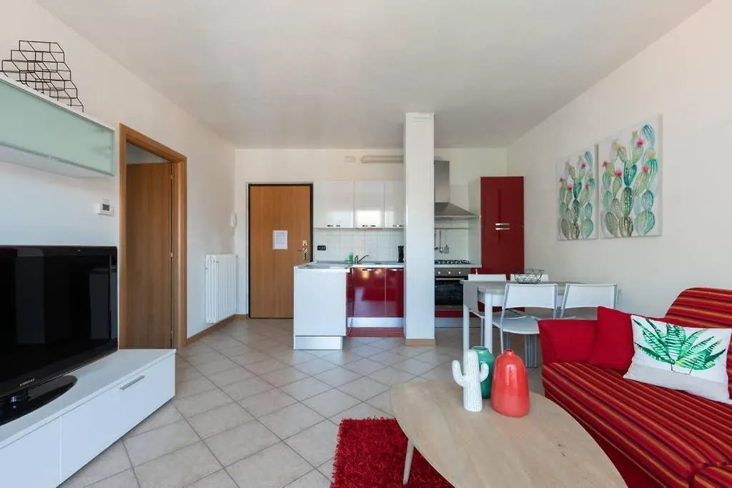 Modern Apartment With Balcony-Garage-And Pool Bellano